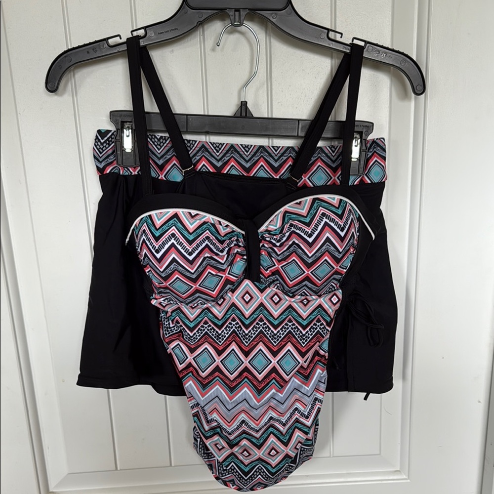 Black and Multicolor Geometric 2 piece Swim